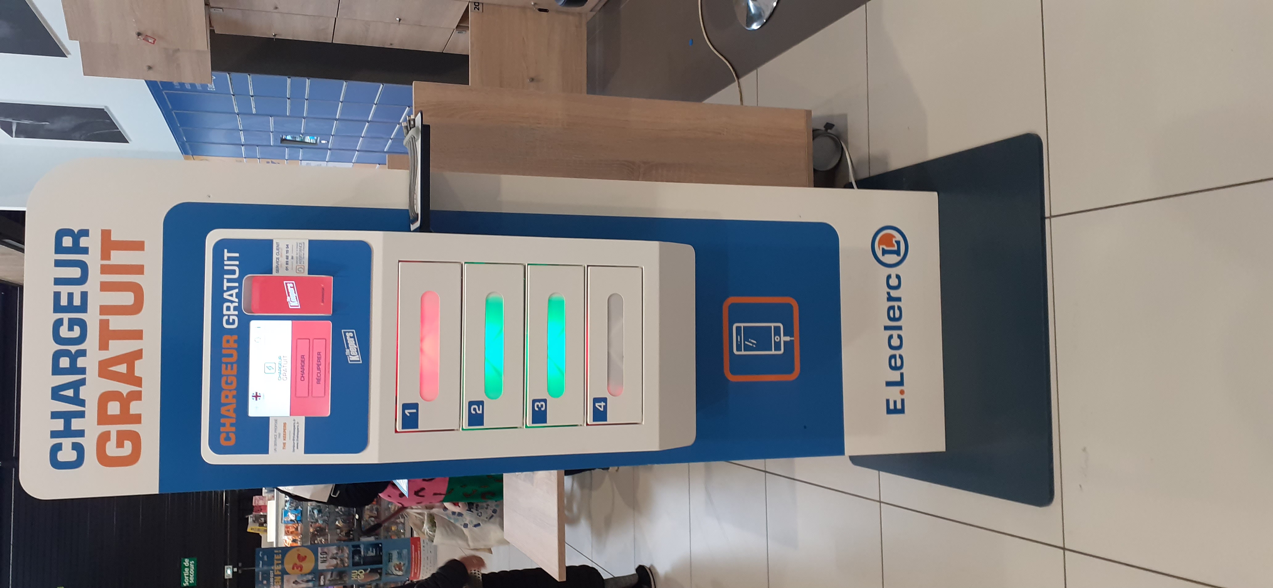 Taquillas para cargar teléfonos - E.Leclerc Taquillas para cargar teléfonos - E.Leclerc